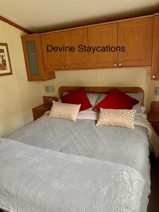 Devine Staycations At 38 Riverside Chalet Hawick
