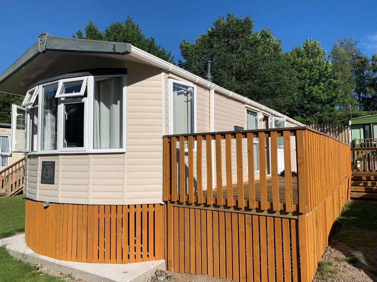 Devine Staycations At 38 Riverside *